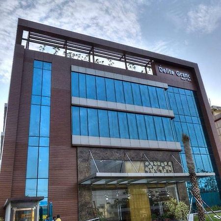 Hotel Delite Grand Faridabad Eksteriør billede