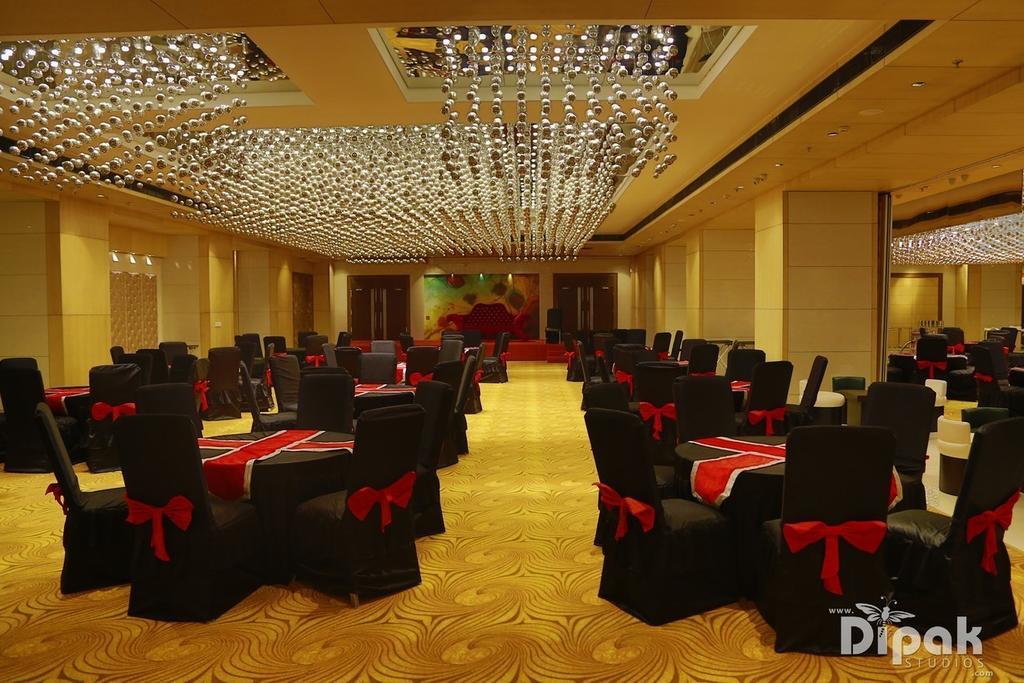Hotel Delite Grand Faridabad Eksteriør billede