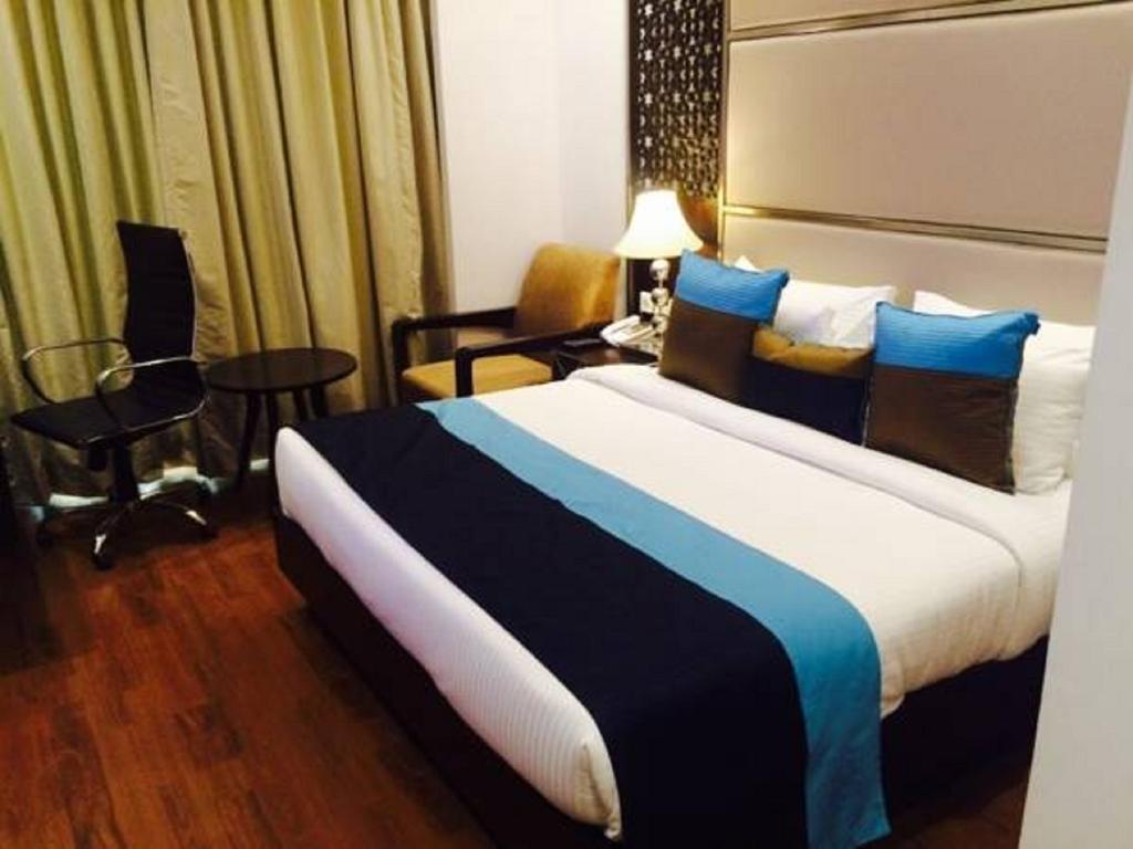 Hotel Delite Grand Faridabad Eksteriør billede