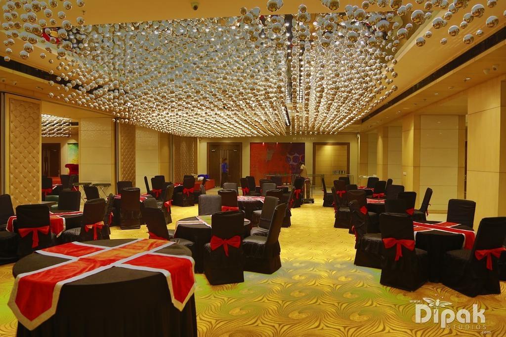 Hotel Delite Grand Faridabad Eksteriør billede