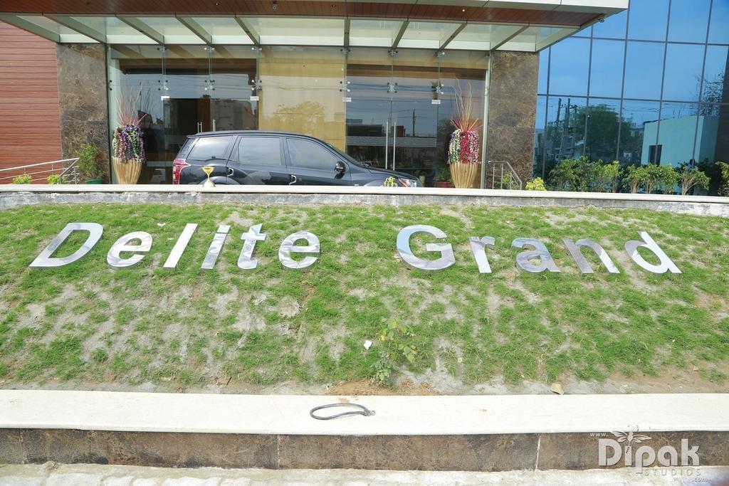 Hotel Delite Grand Faridabad Eksteriør billede
