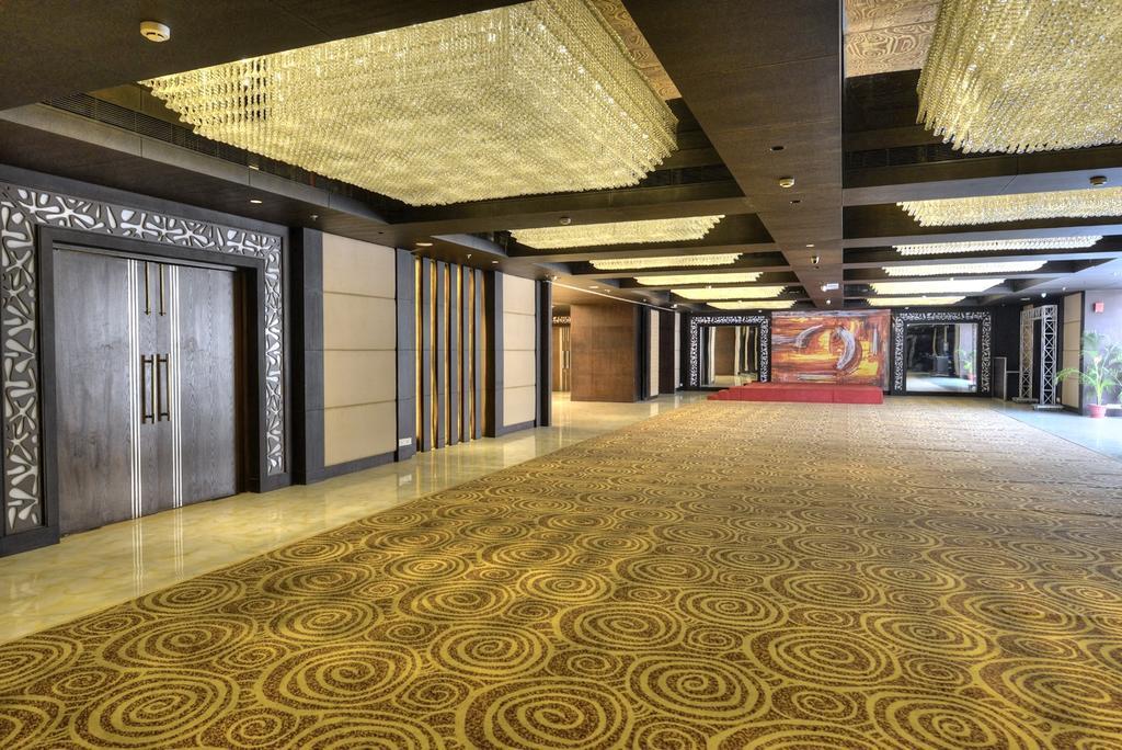 Hotel Delite Grand Faridabad Eksteriør billede