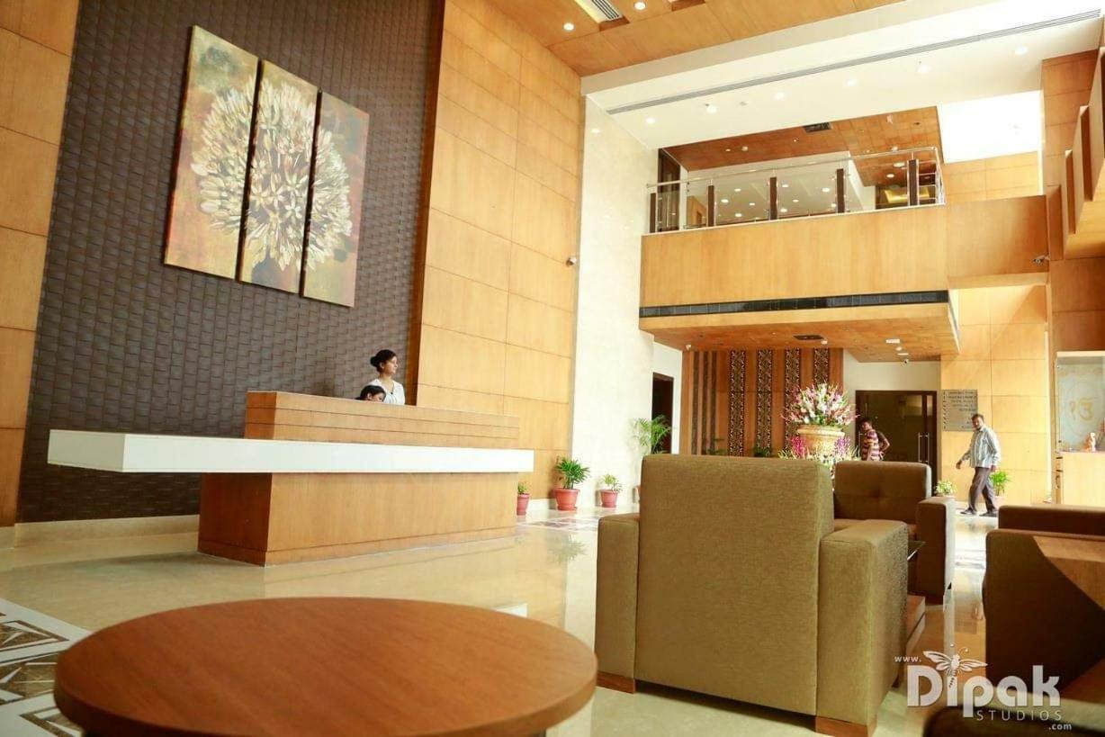 Hotel Delite Grand Faridabad Eksteriør billede