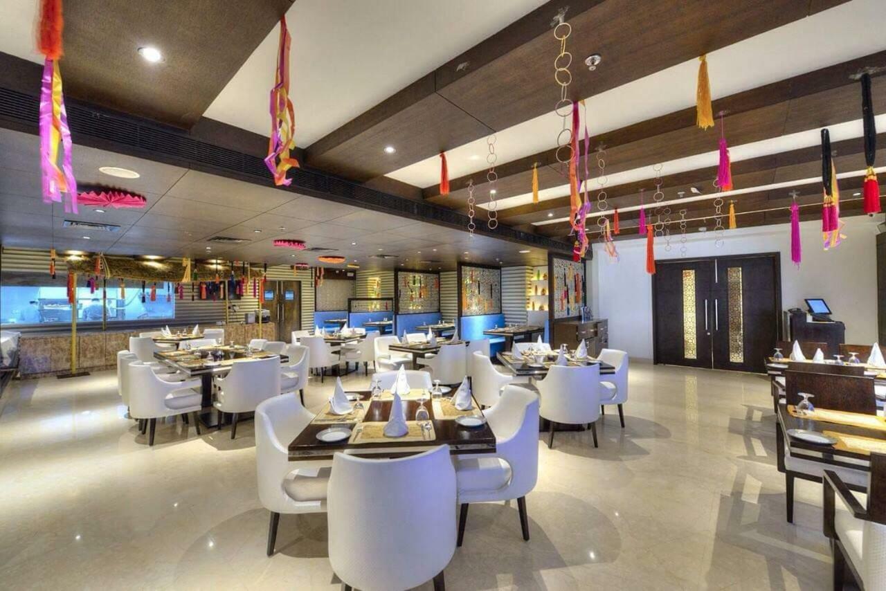 Hotel Delite Grand Faridabad Eksteriør billede