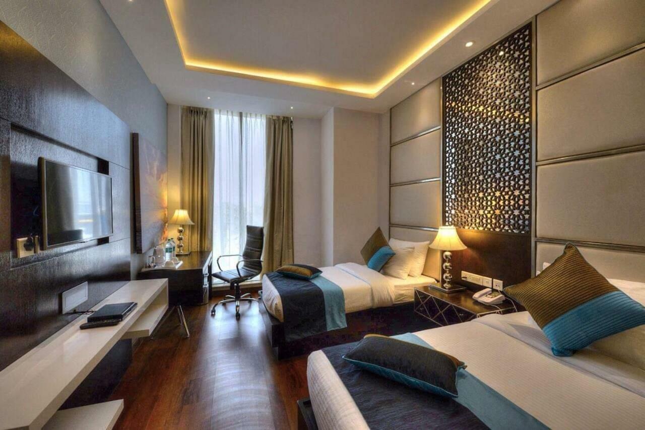 Hotel Delite Grand Faridabad Eksteriør billede
