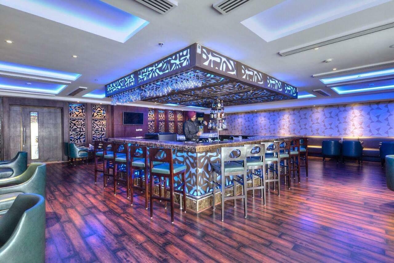 Hotel Delite Grand Faridabad Eksteriør billede