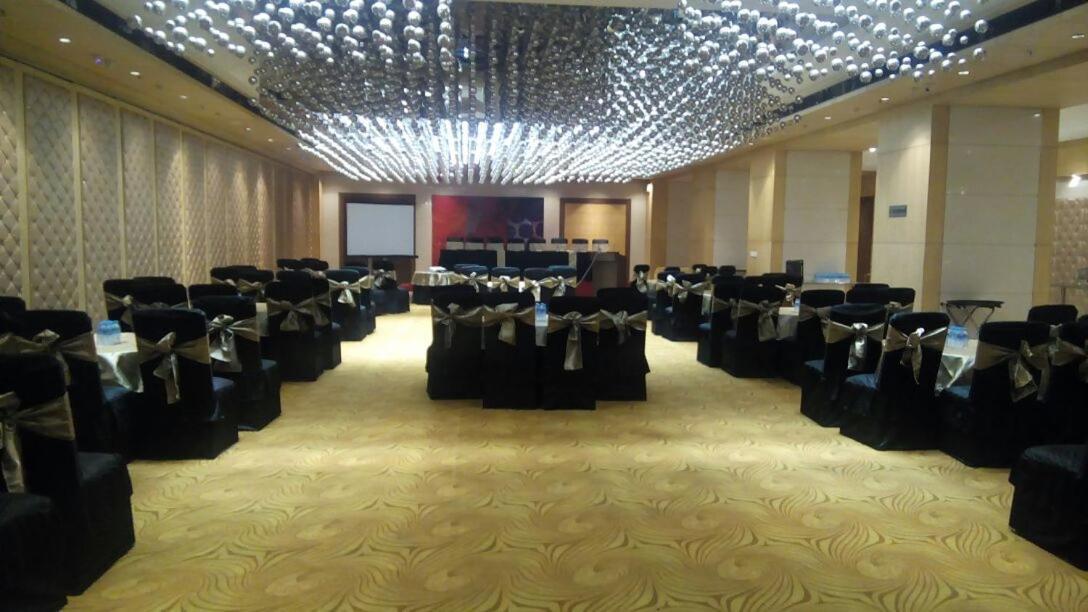 Hotel Delite Grand Faridabad Eksteriør billede