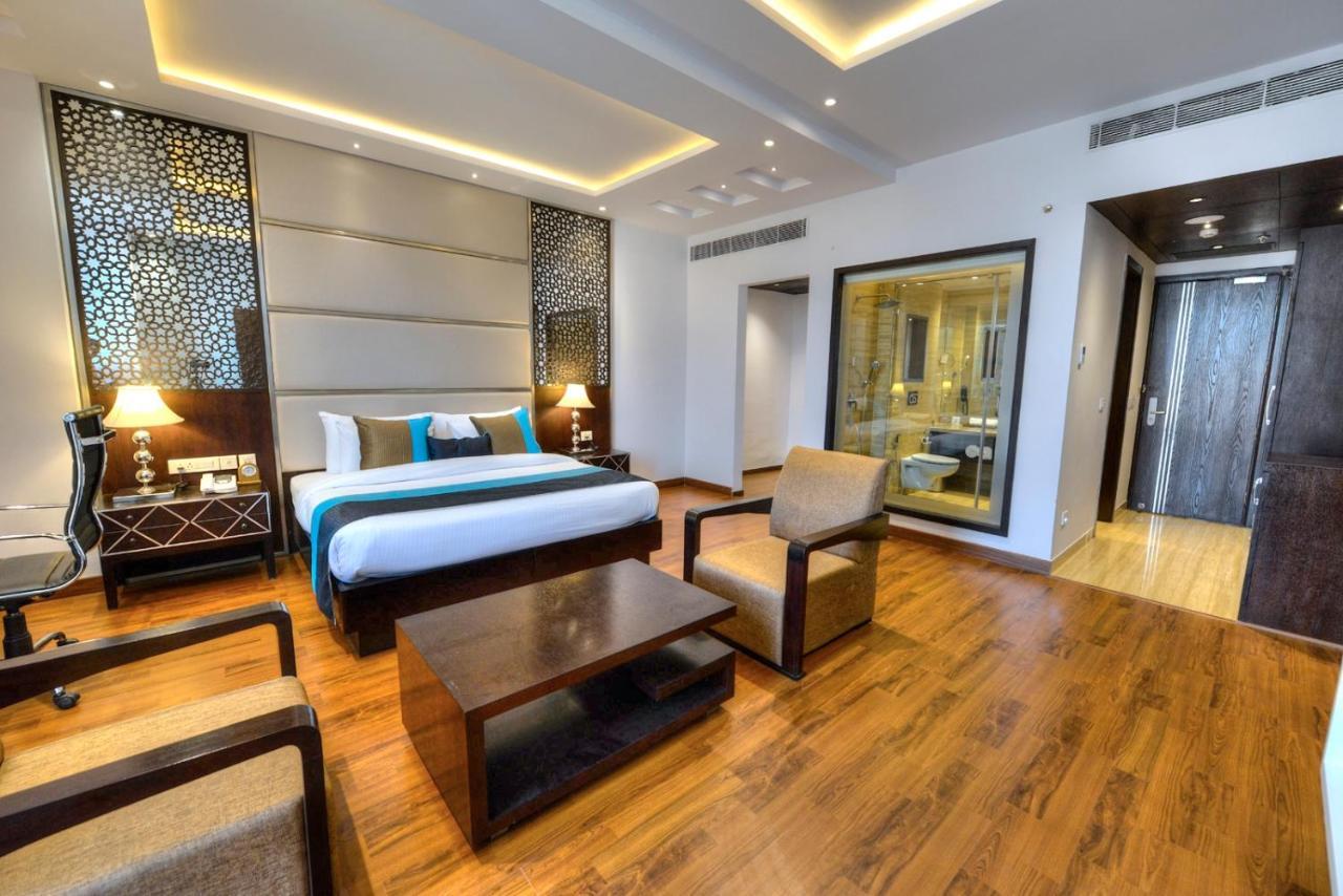 Hotel Delite Grand Faridabad Eksteriør billede