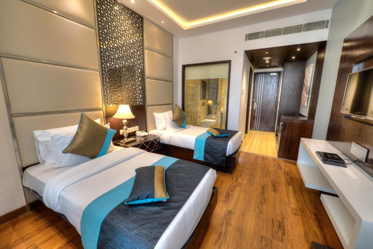 Hotel Delite Grand Faridabad Eksteriør billede